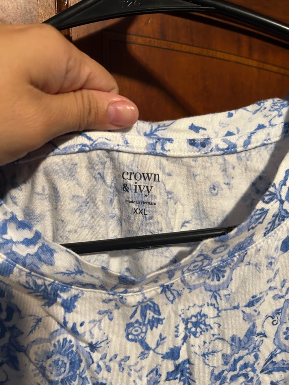 crown & ivy White and Blue Floral Short-Sleeve Tee - Picture 2 of 4